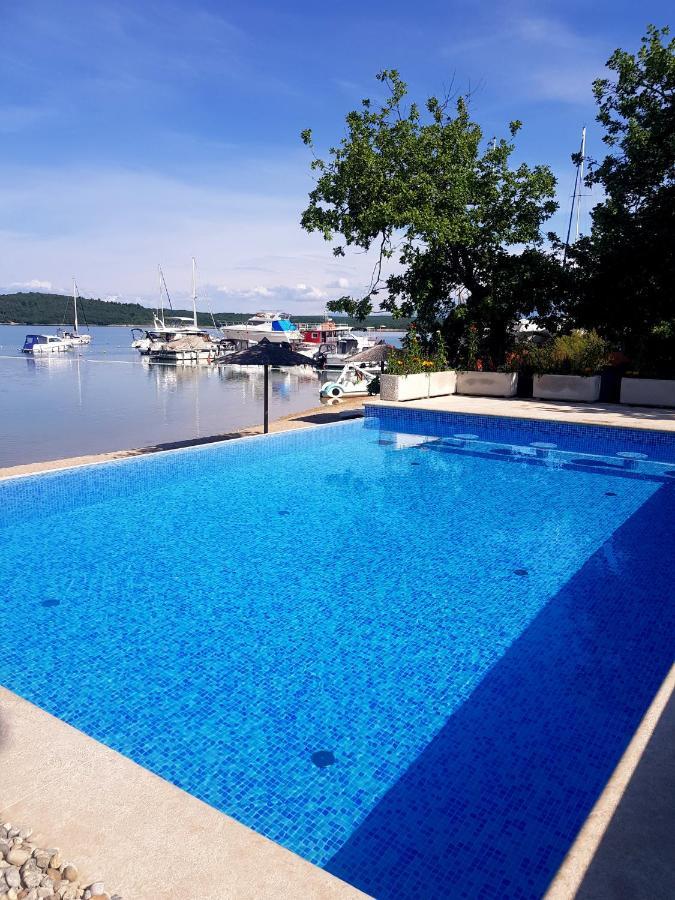 Krk Mobile Homes กลิมโน ภายนอก รูปภาพ